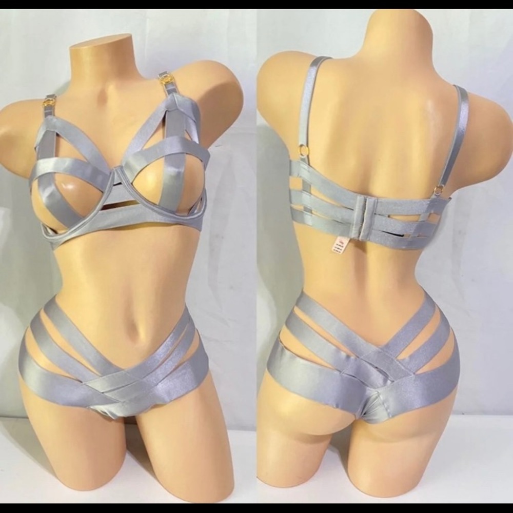 Victoria Secret sexy luxe strappy Bra set